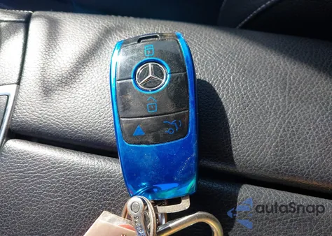 2018 Mercedes-Benz E 300 4Matic z USA, uszkodzony, nr VIN WDDZF4KB3JA421952